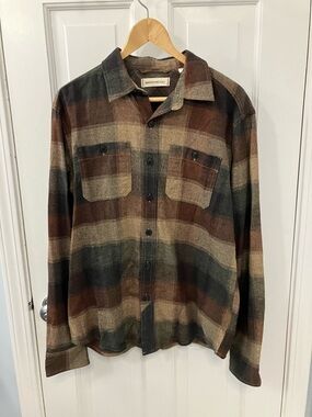 Dakota Grizzly Men's Brown Plaid Button-Up collared flannel Shirt size Medium